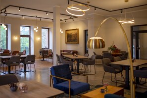 Frokostbuffé hver dag (EUR 18 per person)