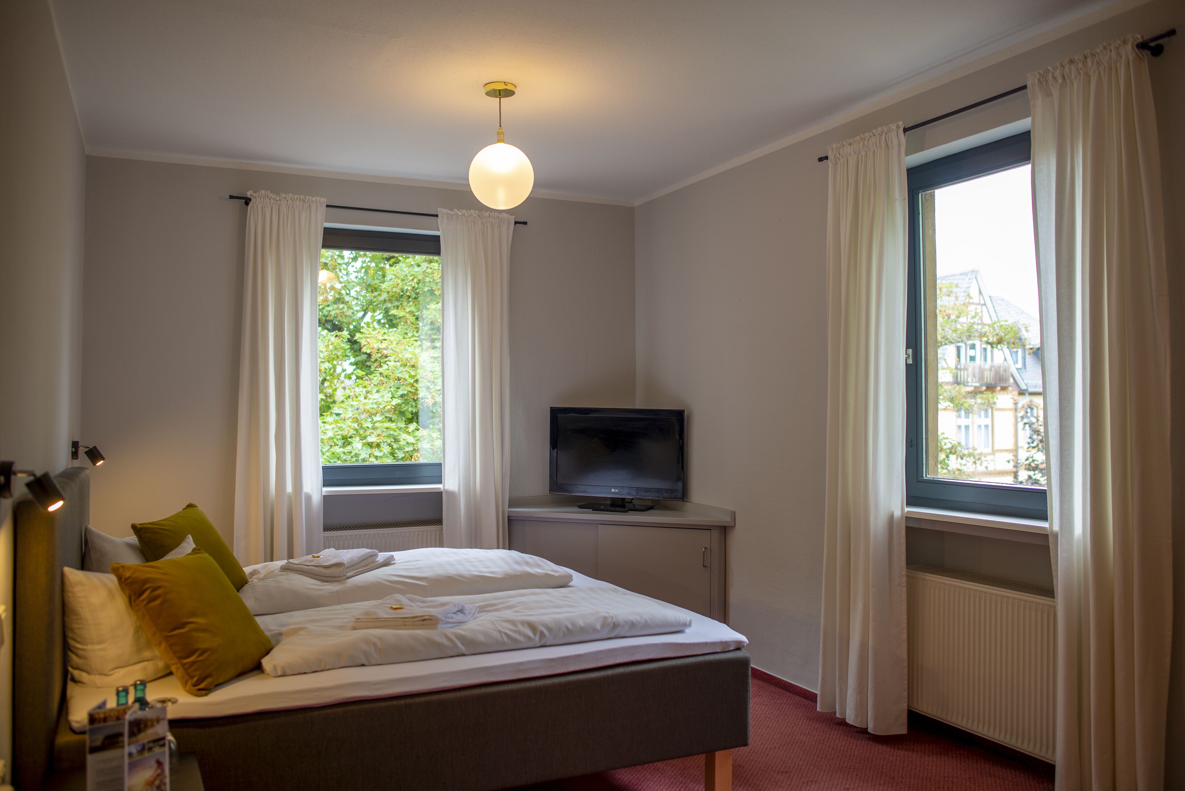 comfort double room | desk, cots/infant beds, free wifi, bed sheets