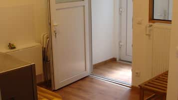 Business-Apartment | Eigene Küche | Wasserkocher mit Kaffee-/Teezubehör, Kühlschrank, Herdplatte