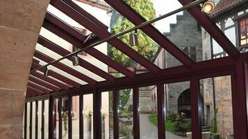 2 Restaurants, internationale KĂŒche