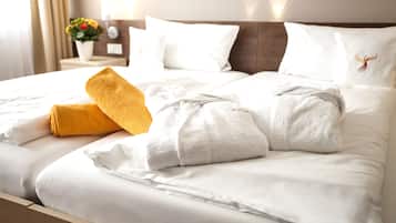 Zimmersafe, Schreibtisch, laptopgeeigneter Arbeitsplatz