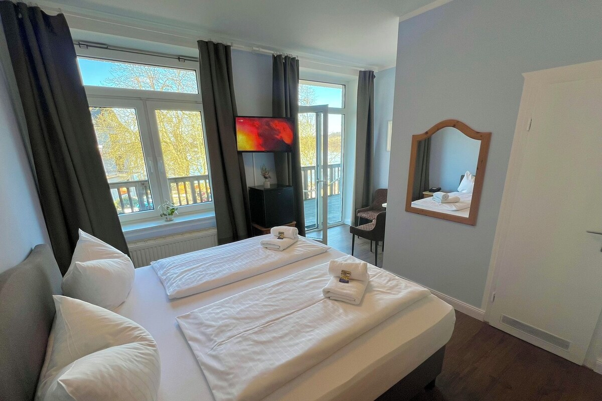 In-room safe, desk, free WiFi, bed sheets