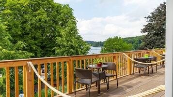 Kamar Double Standar, balkon, pemandangan danau | Balkon