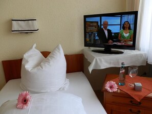 Schreibtisch, schallisolierte Zimmer, kostenloses WLAN, Bettwäsche