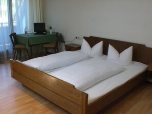 Bureau, chambres insonorisées, Wi-Fi gratuit, draps fournis