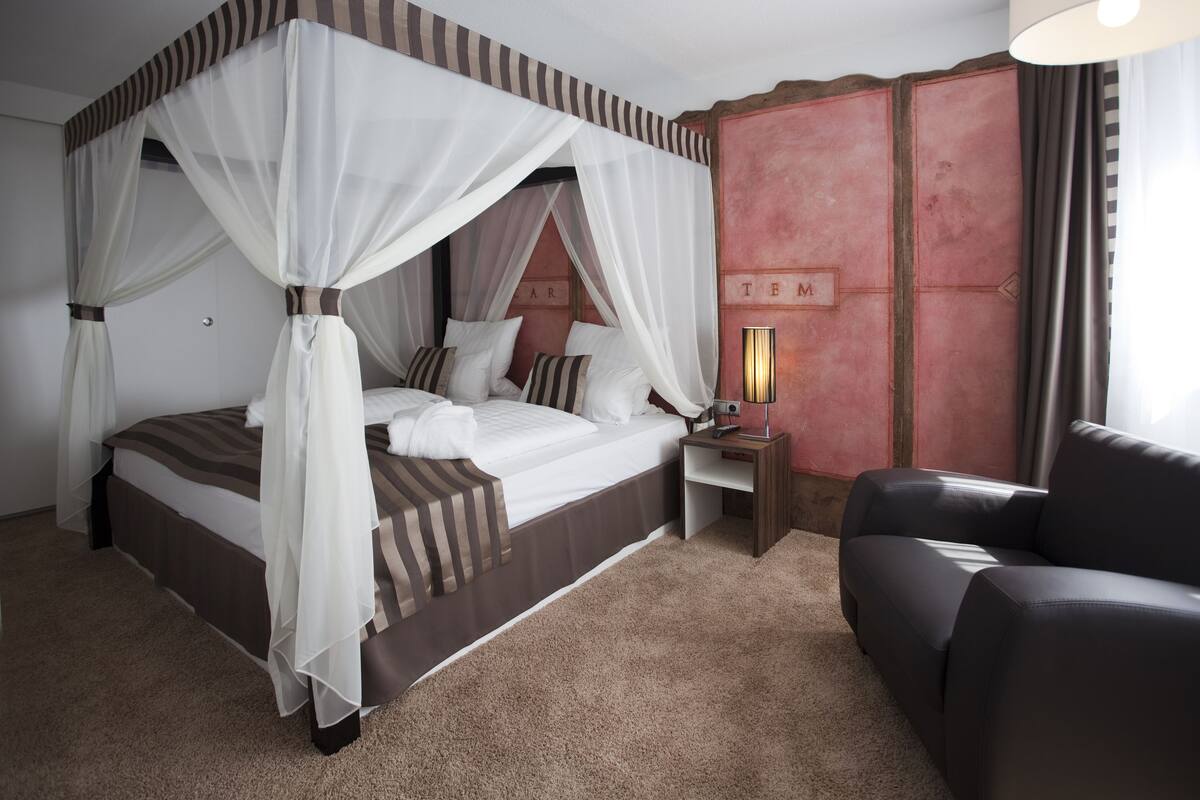 Phòng Suite Royal, 1 phòng ngủ | Bộ đồ giường cao cấp, két bảo mật tại phòng, bàn 