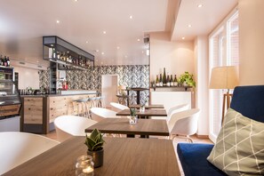 Bar (on property) - Boutique-Hotel Zur alten Post (Büsum)