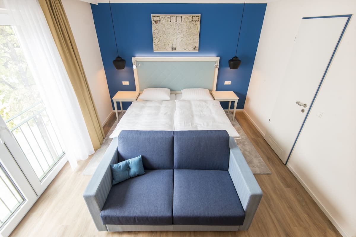 1 bedroom, in-room safe, individually furnished, desk