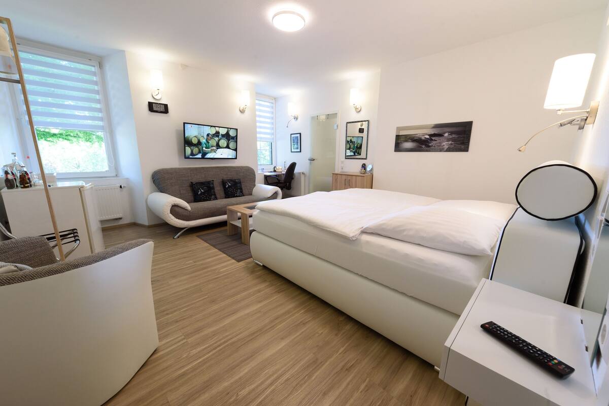 1 bedroom, in-room safe, desk, laptop workspace