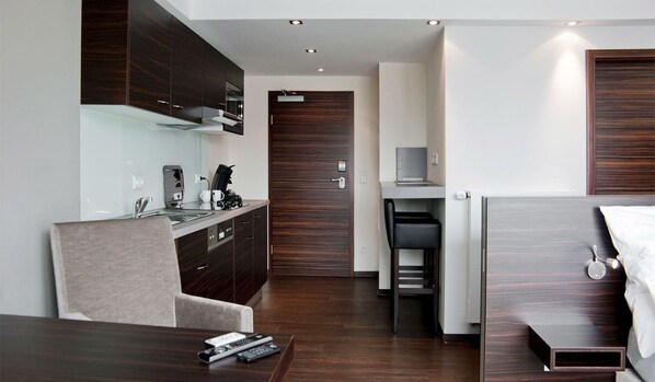 Appartement Confort (Plus) | Cuisine privée | Réfrigérateur, micro-ondes, plaque de cuisson, lave-vaisselle