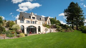 Exterior - Le Domaine Des Chevaliers De Malte Hotel (Villedieu-les-Poêles-Rouffigny)