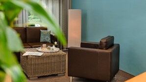 Lobby sitting area - Kurhotel Schatzberger (Bad Fuessing)