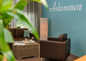 Lobby sitting area - Kurhotel Schatzberger (Bad Fuessing)