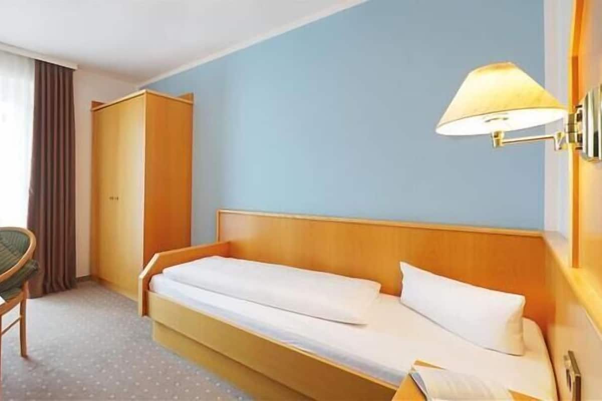 1 bedroom, in-room safe, free WiFi, bed sheets
