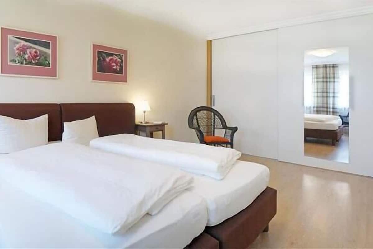 1 bedroom, in-room safe, free WiFi, bed sheets