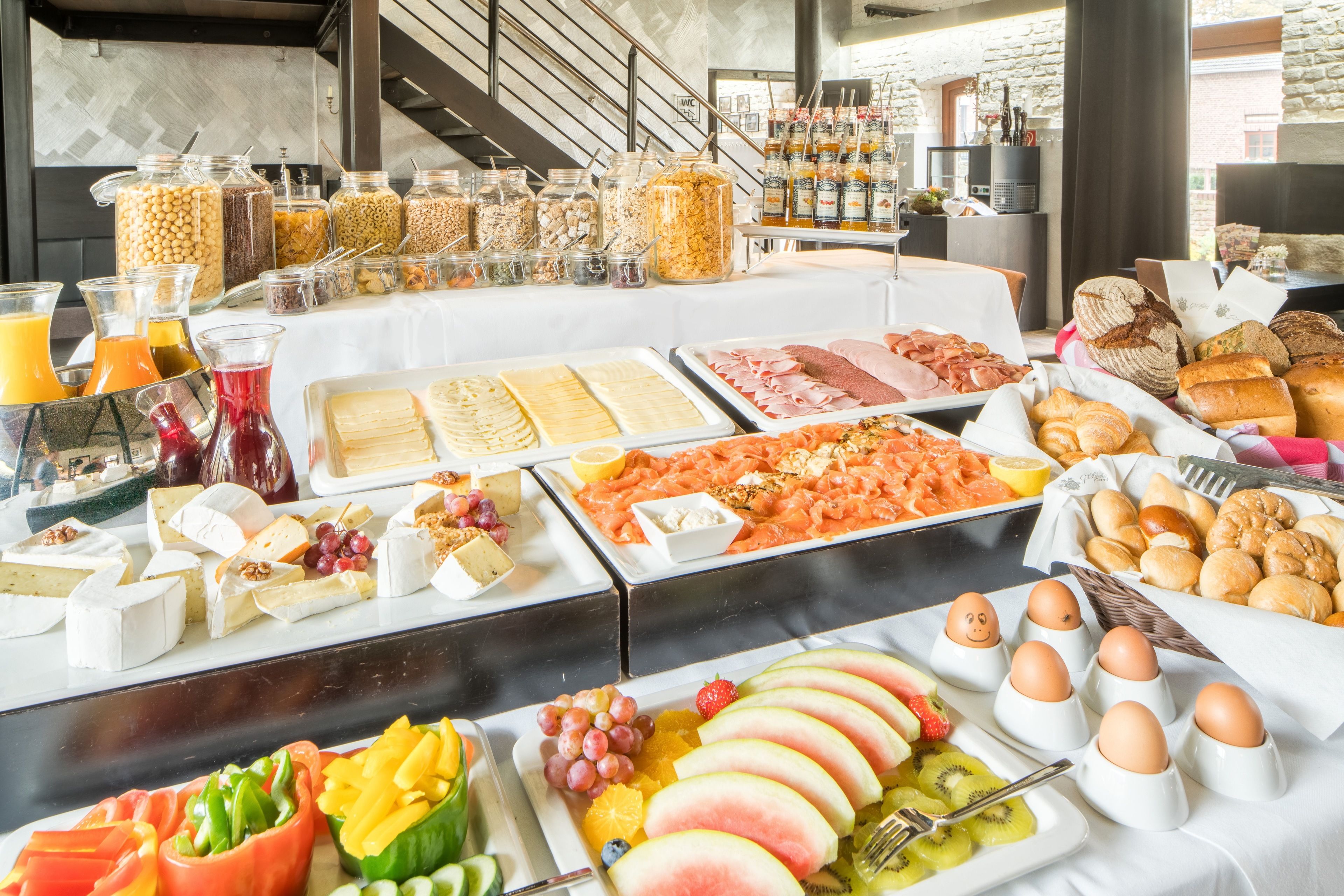 daily buffet breakfast for a fee