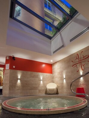 Bain à remous intérieur