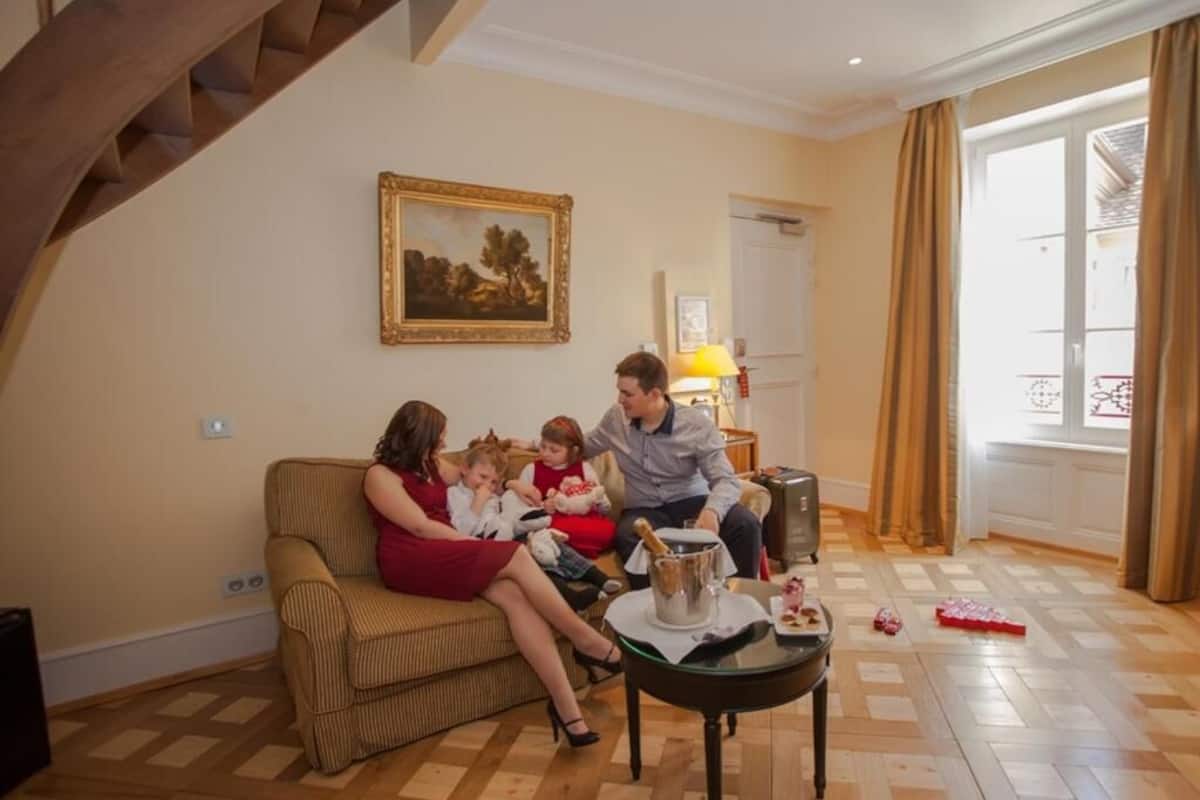 deluxe suite | premium bedding, in-room safe, individually decorated