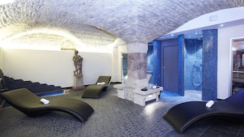 Sauna, hot tub, steam room, deep-tissue massages, sports massages