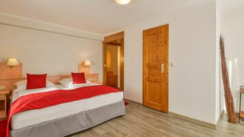 Minibar, in-room safe, blackout drapes, free WiFi