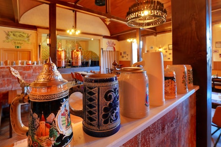 Breakfast, lunch, dinner served; local cuisine