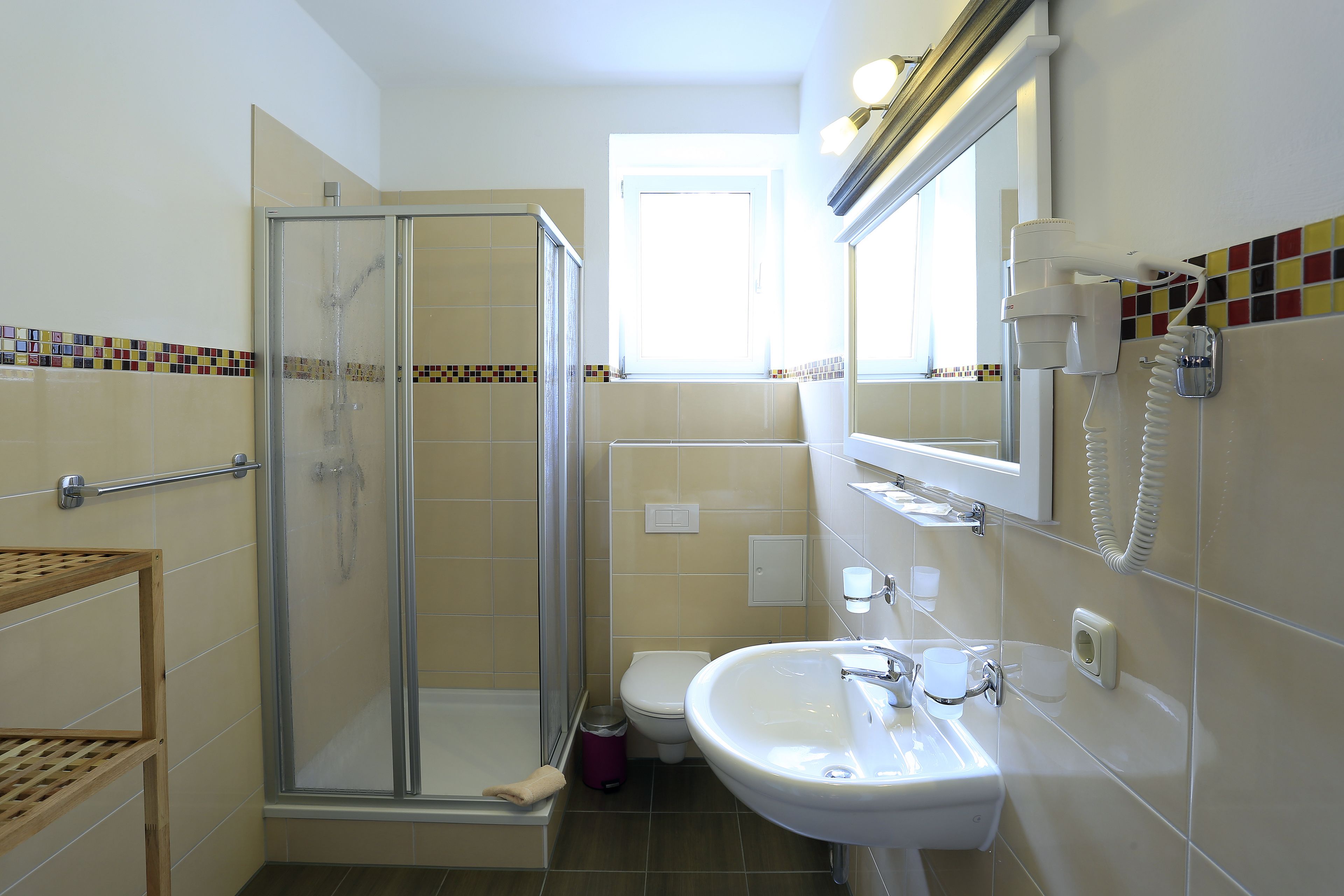 double room, 1 double bed, non smoking | bathroom | shower, free toiletries, hair dryer, towels