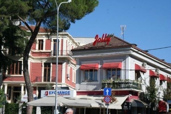 Front of property - Hotel Jolly (Tirana)