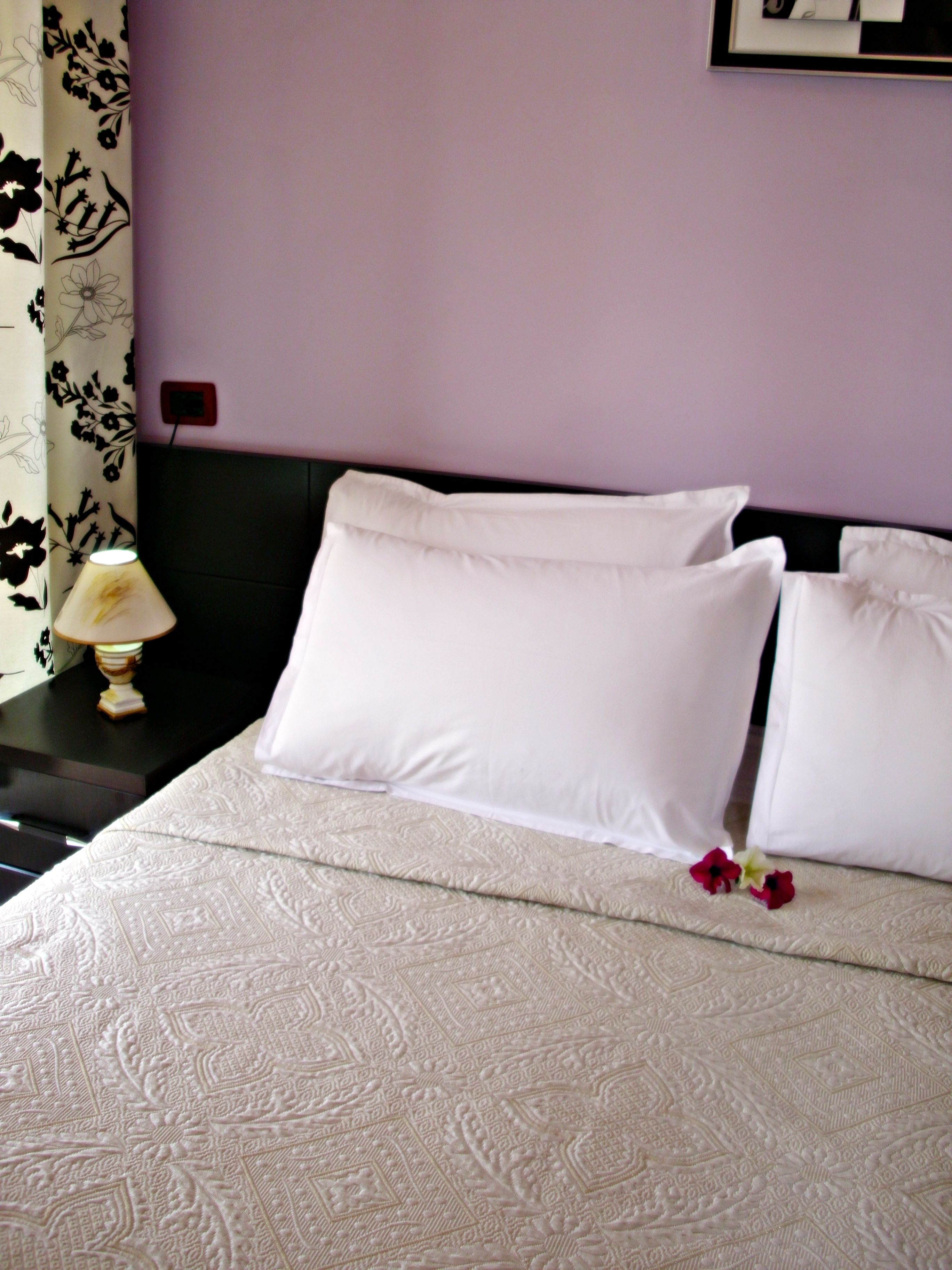 economy double room, 1 bedroom | minibar, in-room safe, desk, soundproofing