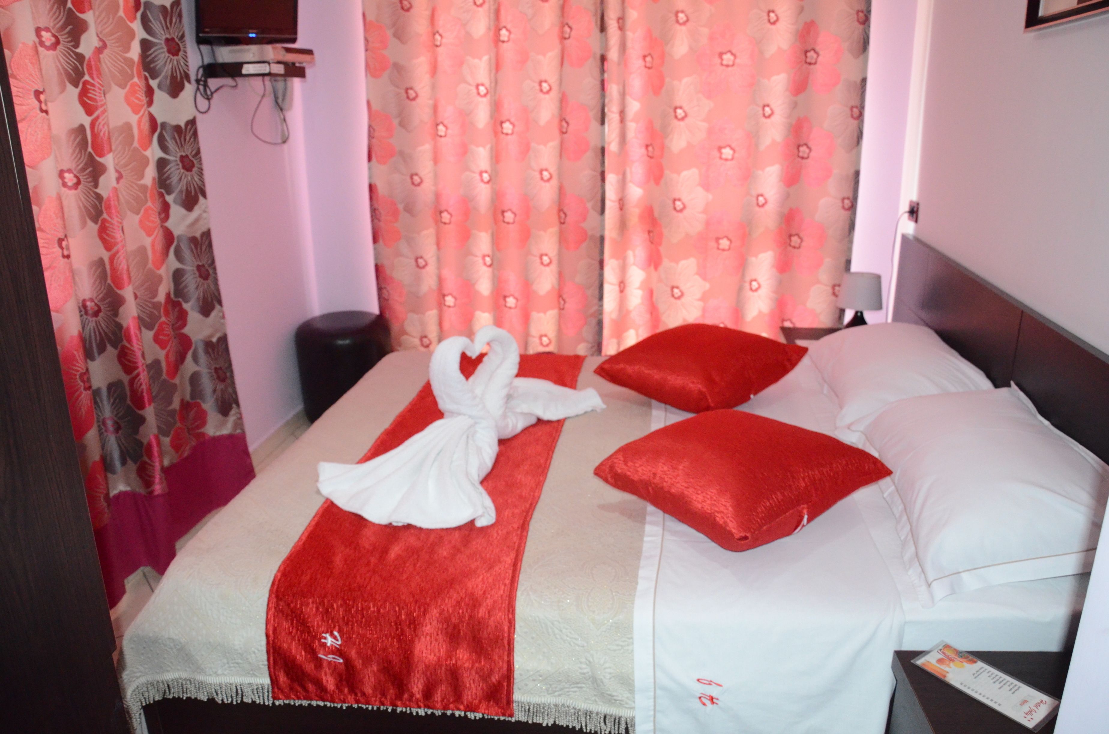 standard double room | minibar, in-room safe, desk, soundproofing