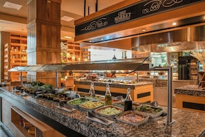 5 restaurants, breakfast, lunch, dinner served; Japanese cuisine