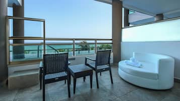 OCEANFRONT SWIM UP SUITE | Strand-/Meerblick