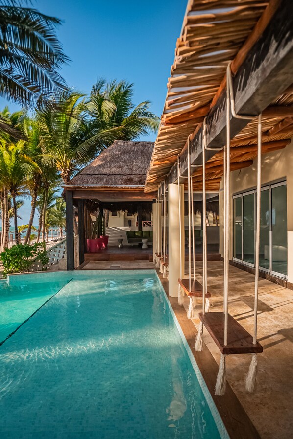 2 piscinas al aire libre