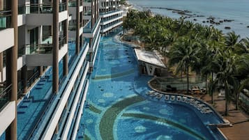 2 outdoor pools