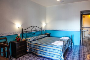 Doppel- oder Zweibettzimmer, Terrasse, Poolblick