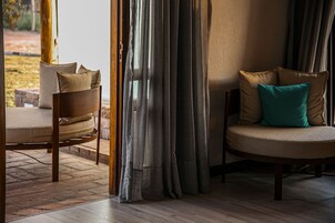 Superior Suite | Down comforters, Select Comfort beds, minibar, in-room safe