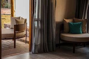 Superior suite | Donsdekens, Select Comfort-bedden, een minibar, een kluis op de kamer