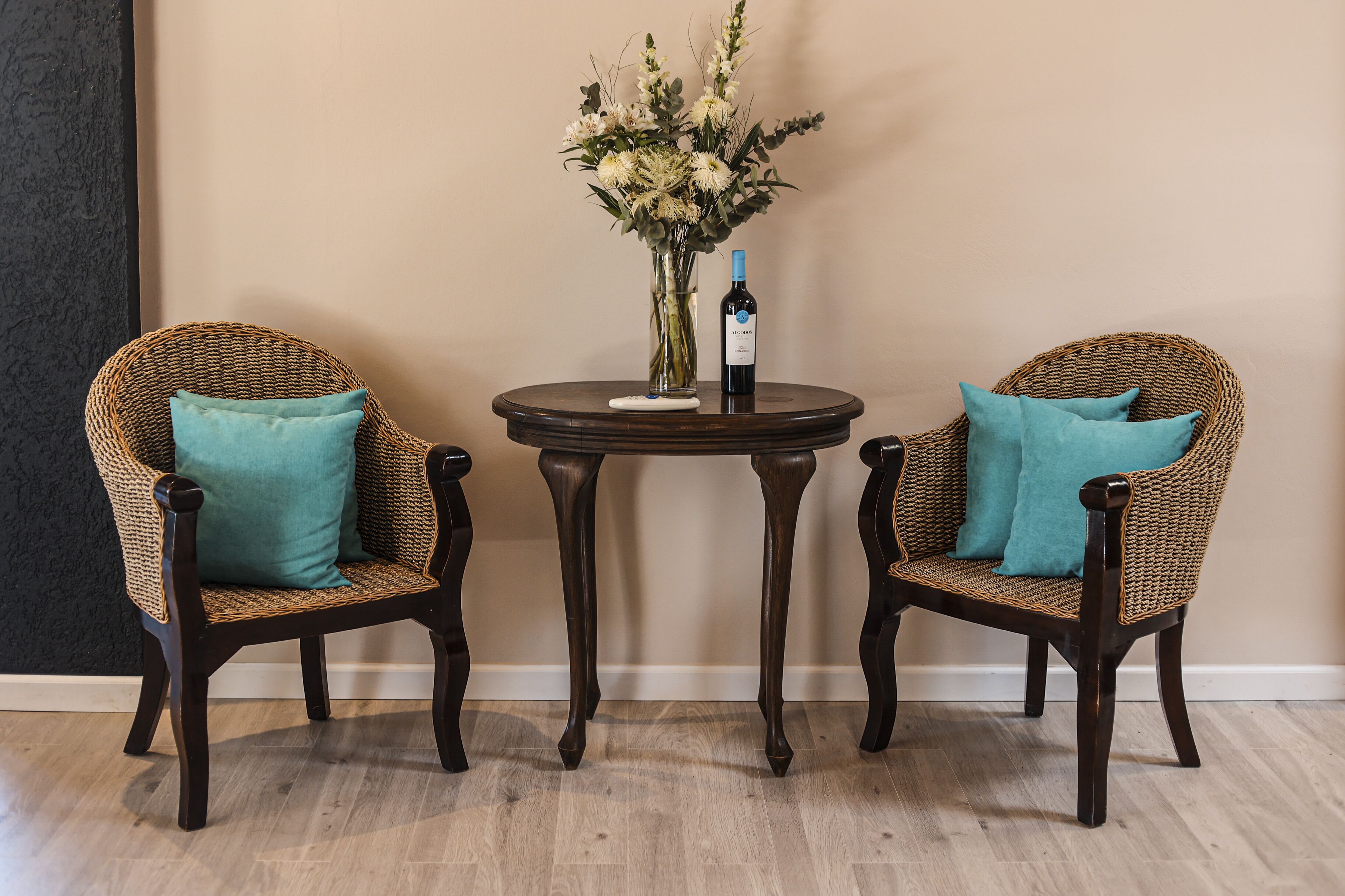 身體療程、深層組織按摩、面部療程、腳底按摩、按摩服務