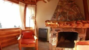 Bungalow, 2 Bedrooms, Lake View | In-room safe, desk, blackout drapes, iron/ironing board