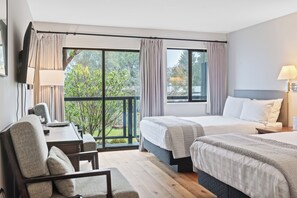Blackout curtains, iron/ironing board, free WiFi, bed sheets - Tofino Motel Harborview (Tofino)