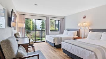 Double Room, Pet-Friendly, Harbor View | 1 bedroom, blackout curtains, iron/ironing board, free WiFi