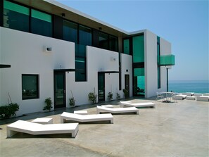 Außenpool, Liegestühle