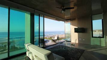 Honeymoon Studio Suite, Sea View | Egyptian cotton sheets, premium bedding, down duvets, memory-foam beds