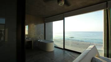 Honeymoon Studio Suite, Sea View