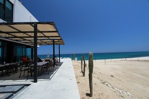 Servizio di colazione, pranzo e cena