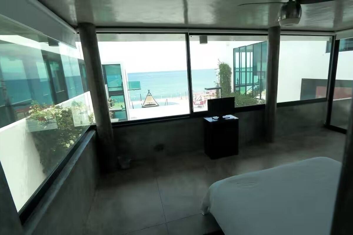 Suite estudio de lujo, 1 cama de matrimonio grande, Aire acondicionado, vistas al mar | Sábanas de algodón egipcio y ropa de cama de alta calidad