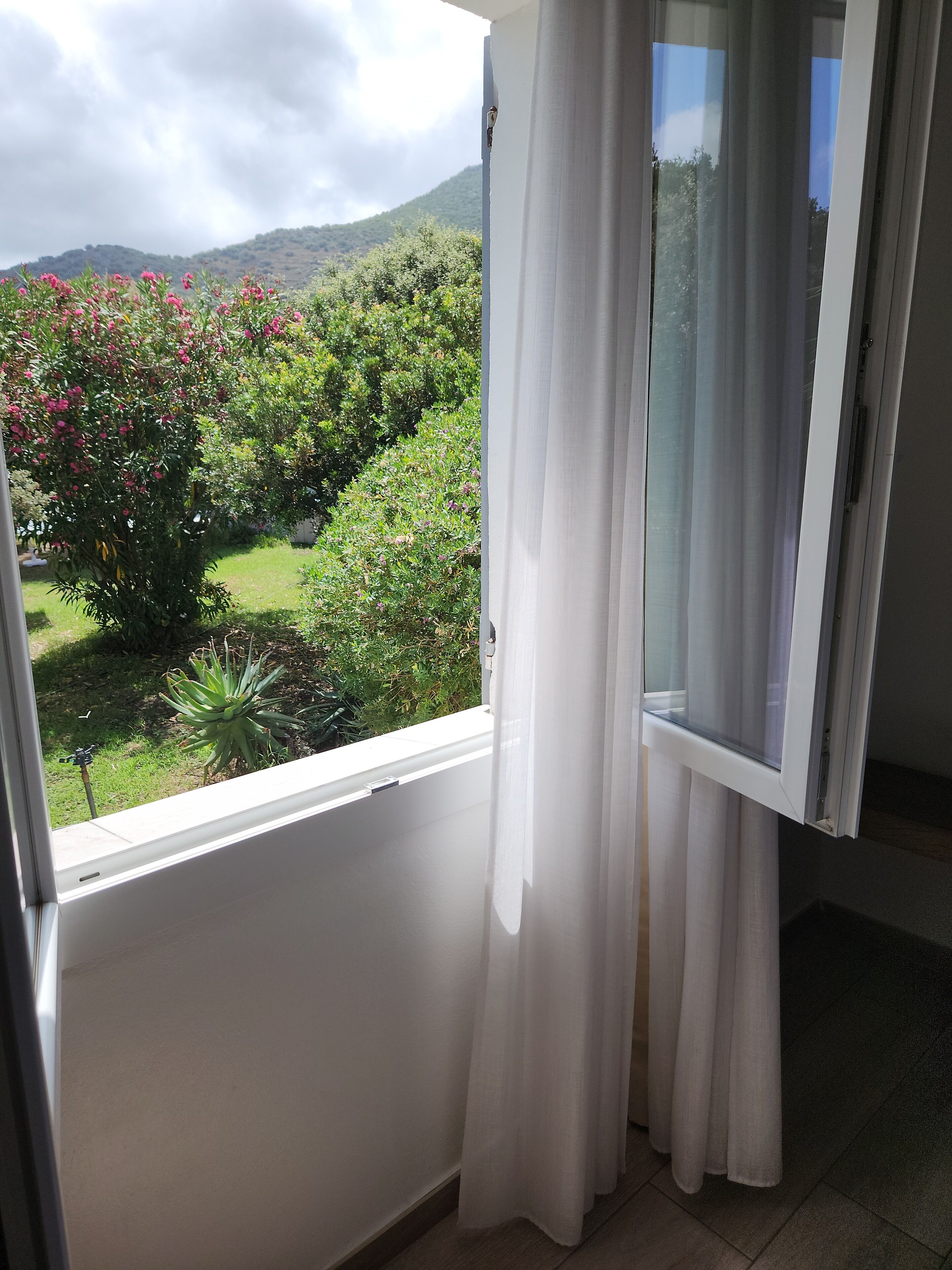 1 bedroom, in-room safe, desk, blackout curtains