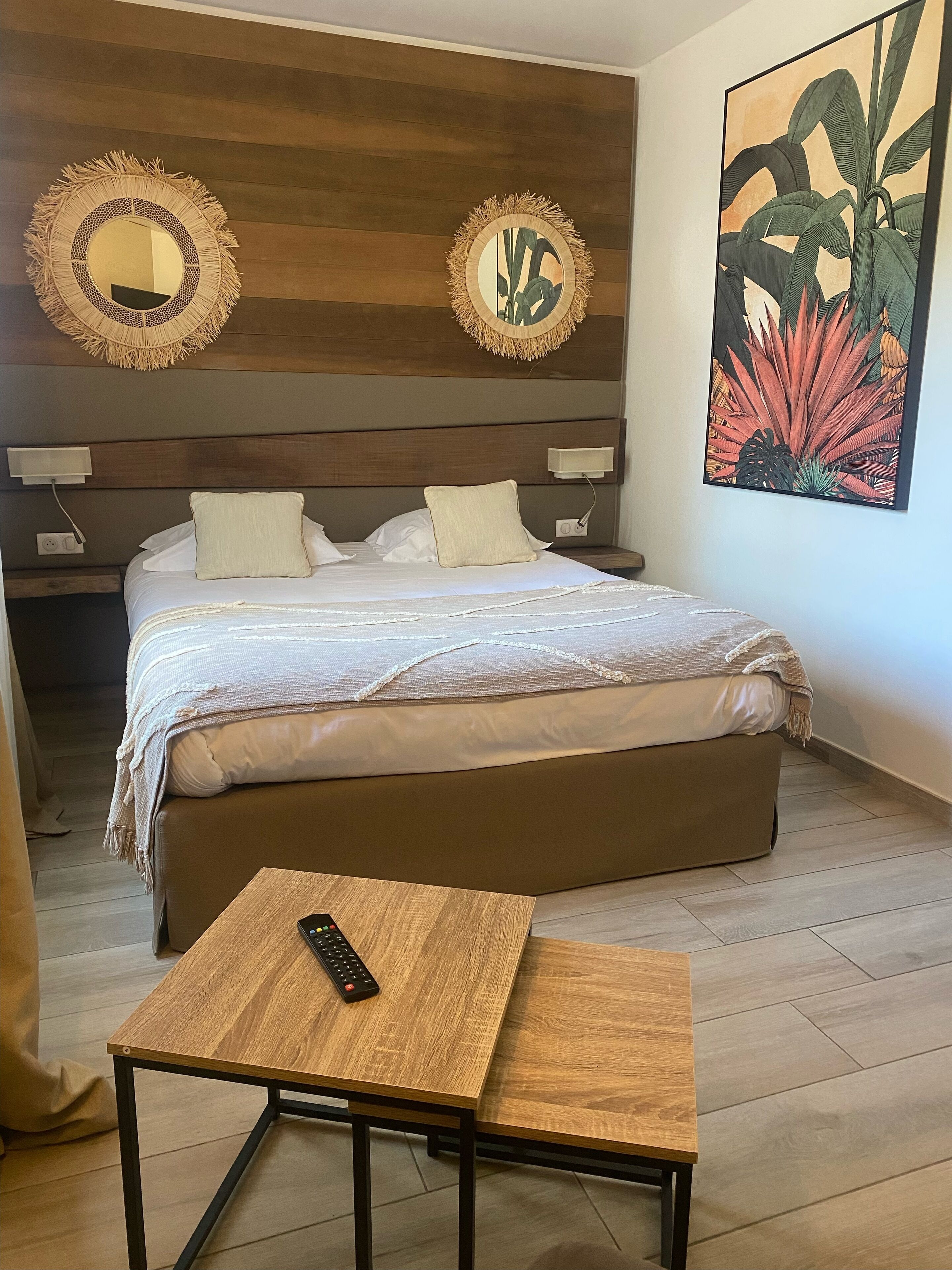 superior room | 1 bedroom, in-room safe, desk, blackout curtains