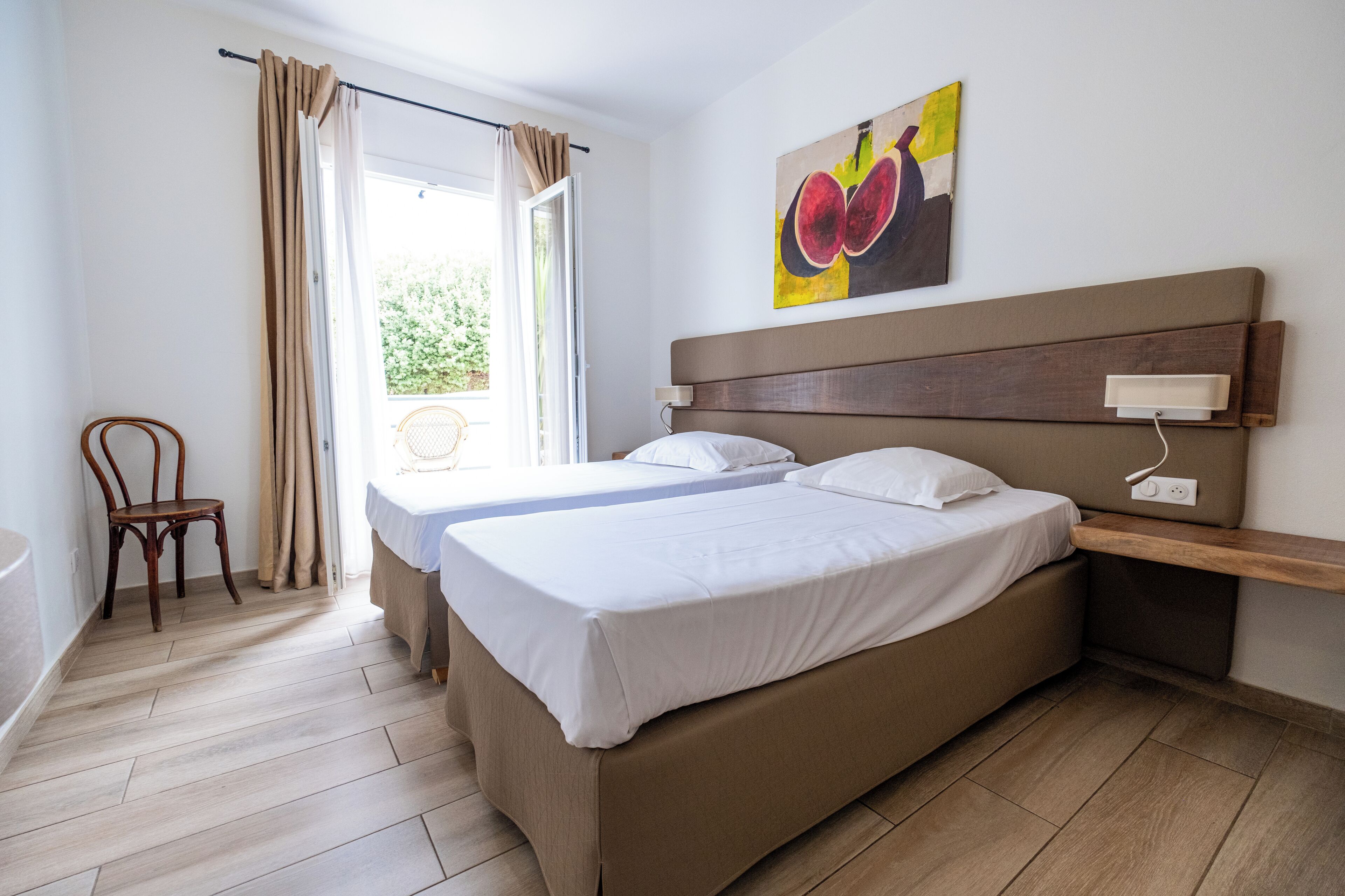 comfort room | 1 bedroom, in-room safe, desk, blackout curtains