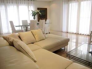 尊尚公寓, 3 間臥室 | 客廳 | 平面電視