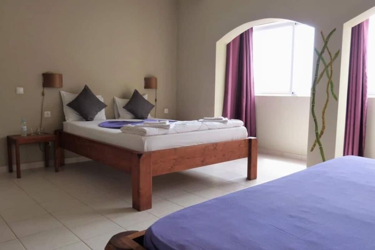 Superior suite, uitzicht op oceaan | 1 slaapkamer, een bureau, een laptopwerkplek, geluiddichte muren